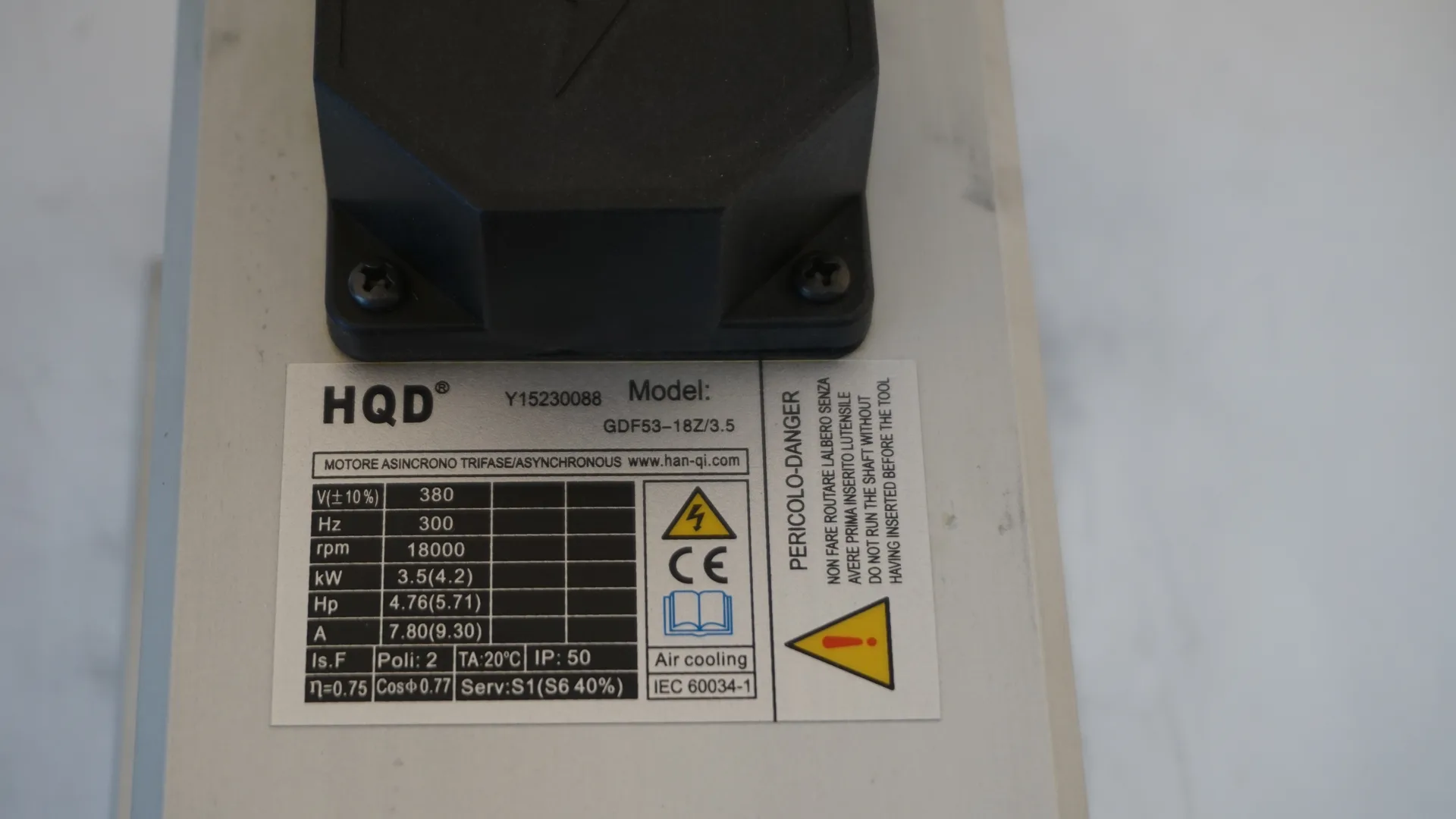 GDF53-18Z 3.5 380V with flange detail photo 3