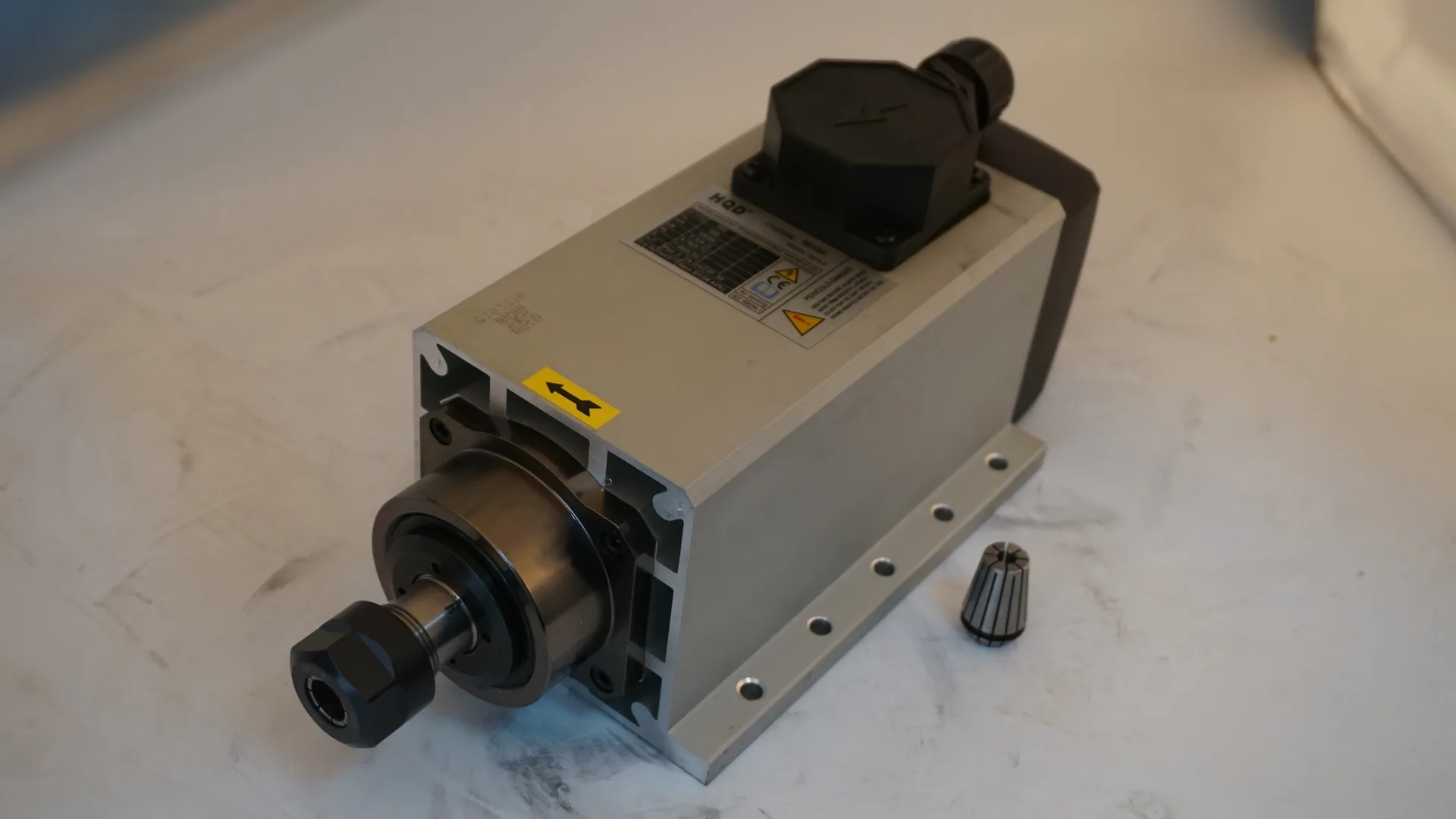 GDF53-18Z 3.5 380V with flange detail photo 6